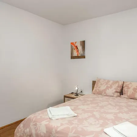 Holiday home Pet Friendly In With Wifi *