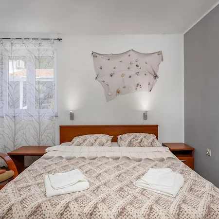 Pet Friendly In With Wifi Holiday home