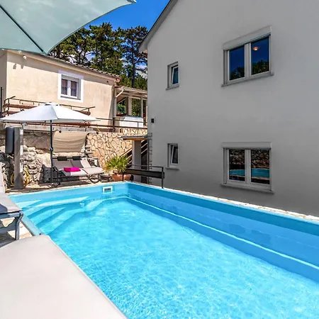 Pet Friendly In With Wifi Holiday home