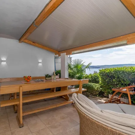 Holiday home Pet Friendly In With Wifi Dramalj