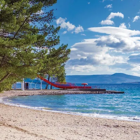 Pet Friendly In With Wifi Holiday home Dramalj